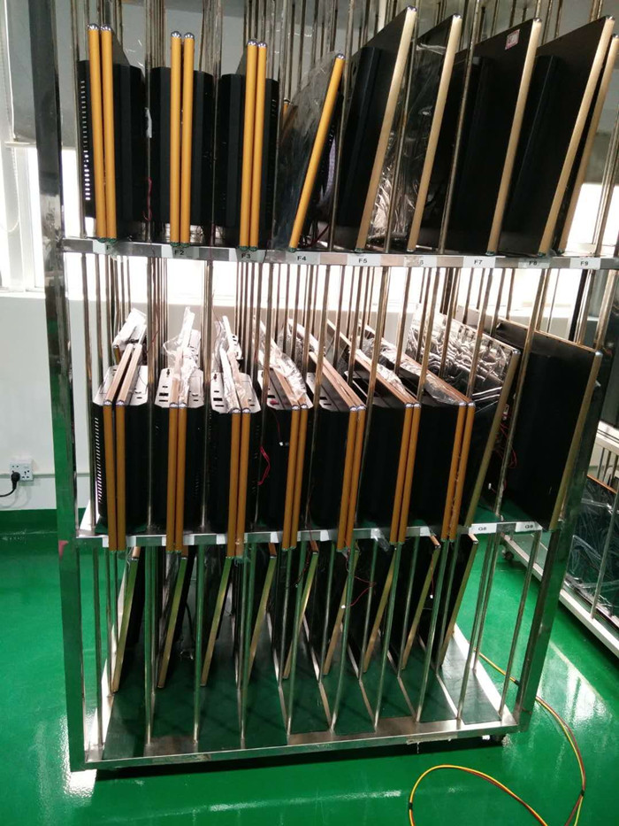 南京彩耀電子液晶廣告機