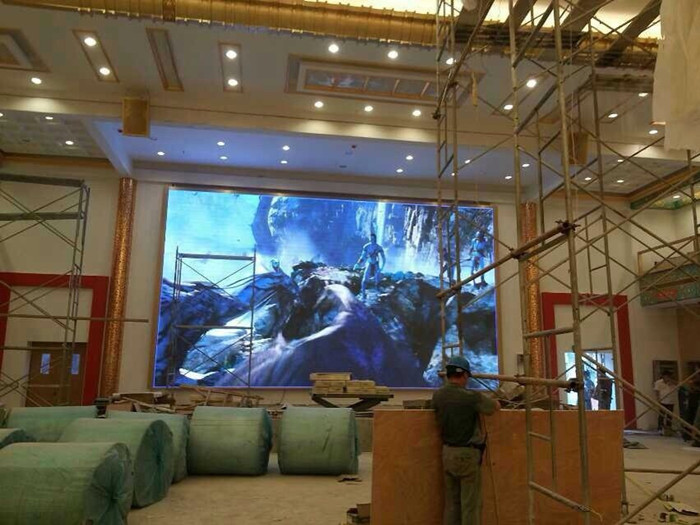 彩耀電子LED顯示屏展示室内P7.62全