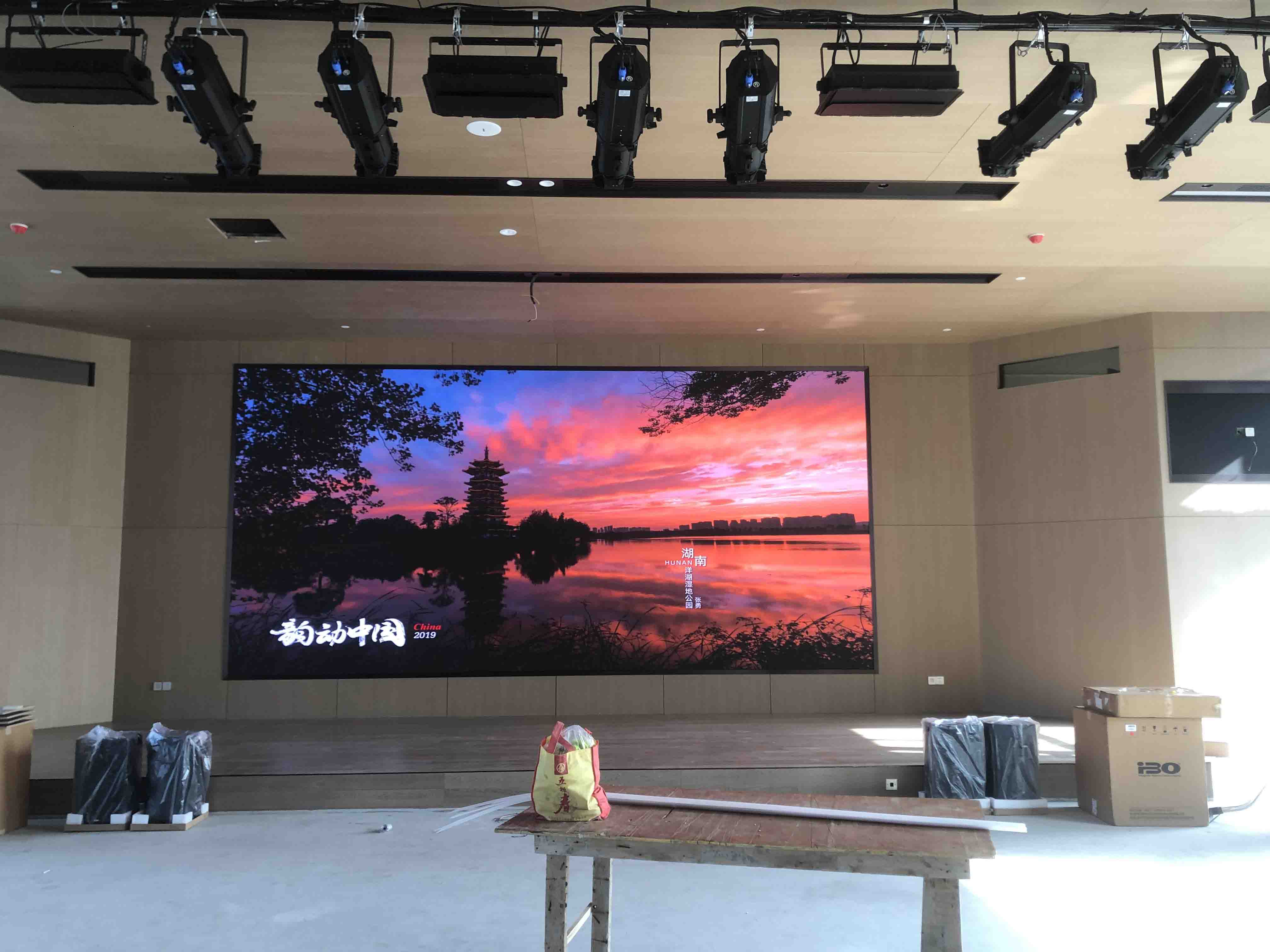 南京彩耀電子LED顯示屏室内P10全彩